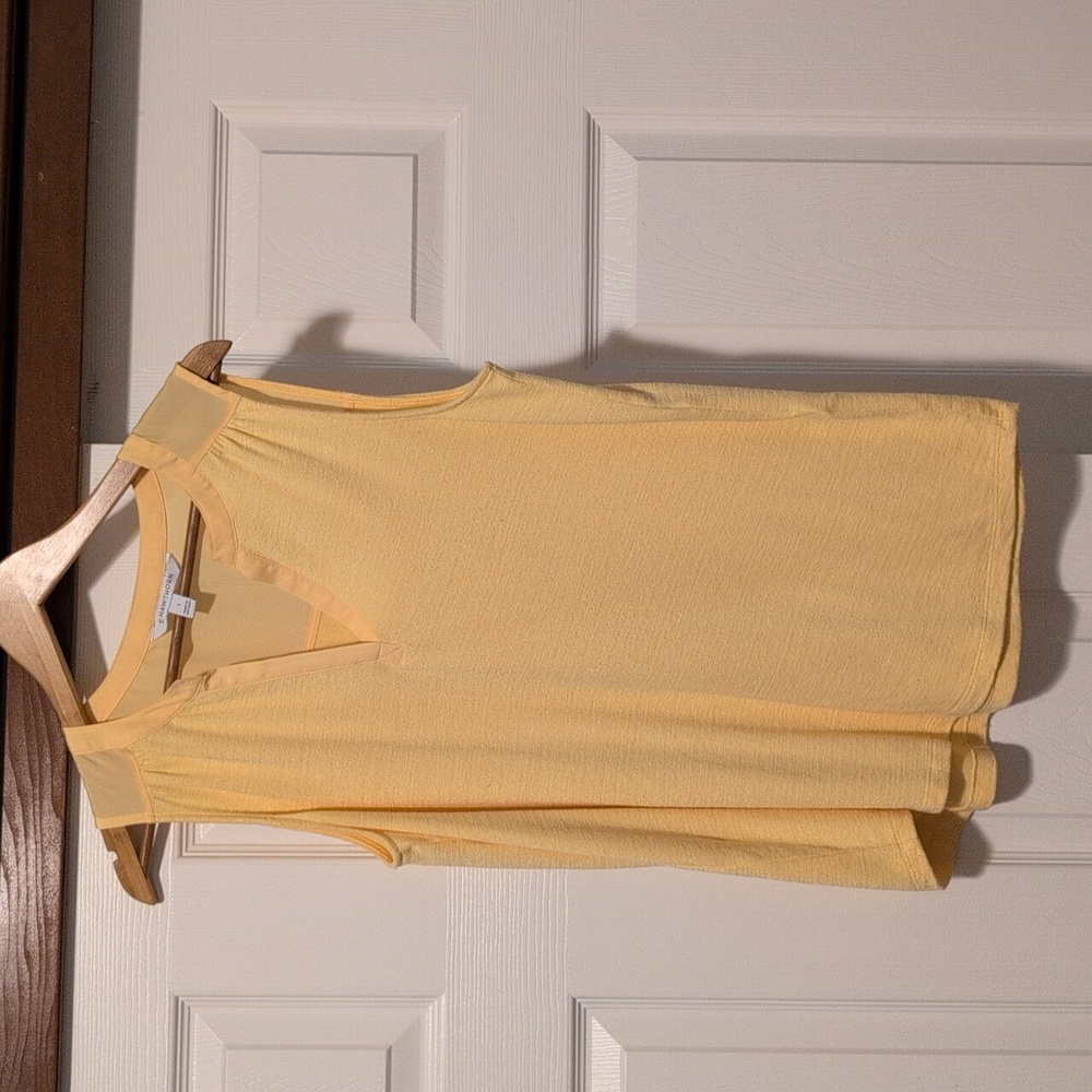 41 Hawthorn Soft Yellow Top